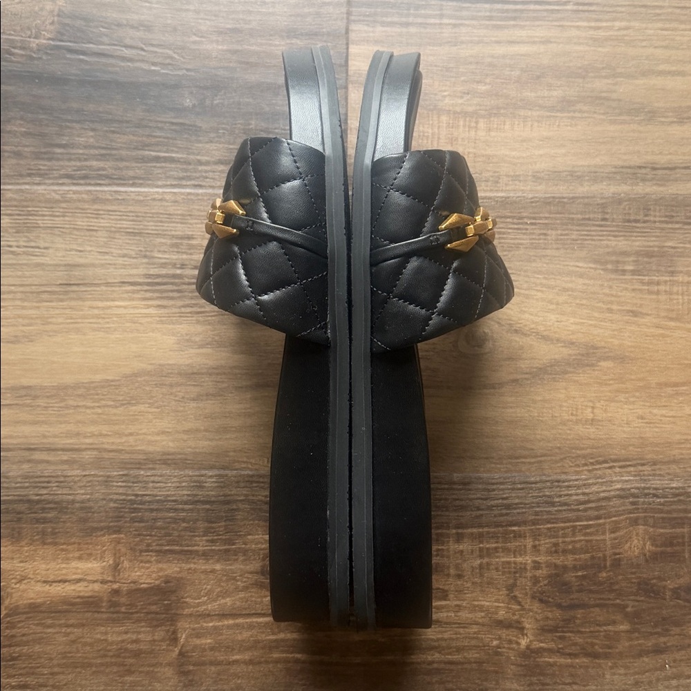 Vince Camuto Quilted Black Slide Sandals with Gold Chain detail. 8.5, Like New! - Picture 4 of 6